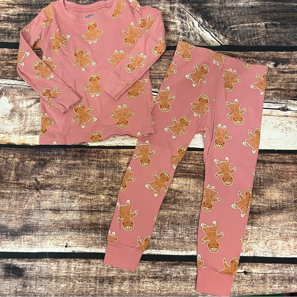 Girls Gingerbread Pajamas by Old Navy. Size 3t